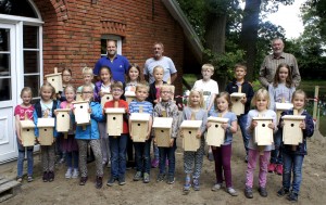 Ferien(s)passaktion des Heimatverein Börger e. V. ist das jährliche Vogelkästenbauen am Heimathaus